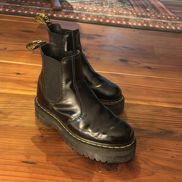Doc Marten Platform Chelsea Boot - Picture 6 of 6
